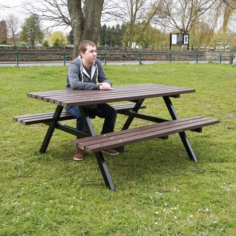 Halstead Plastic Picnic Table